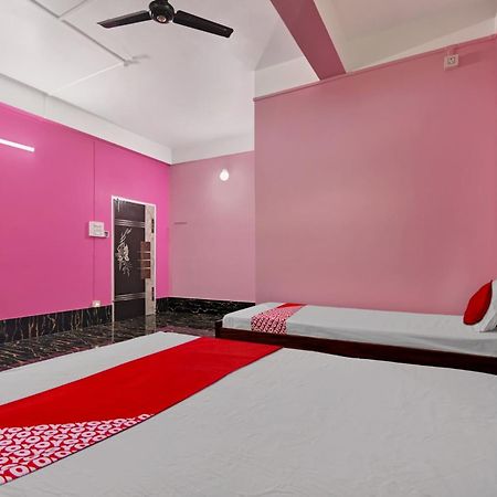 Oyo Flagship The Brahmaputra Homestay Гувахати Екстериор снимка