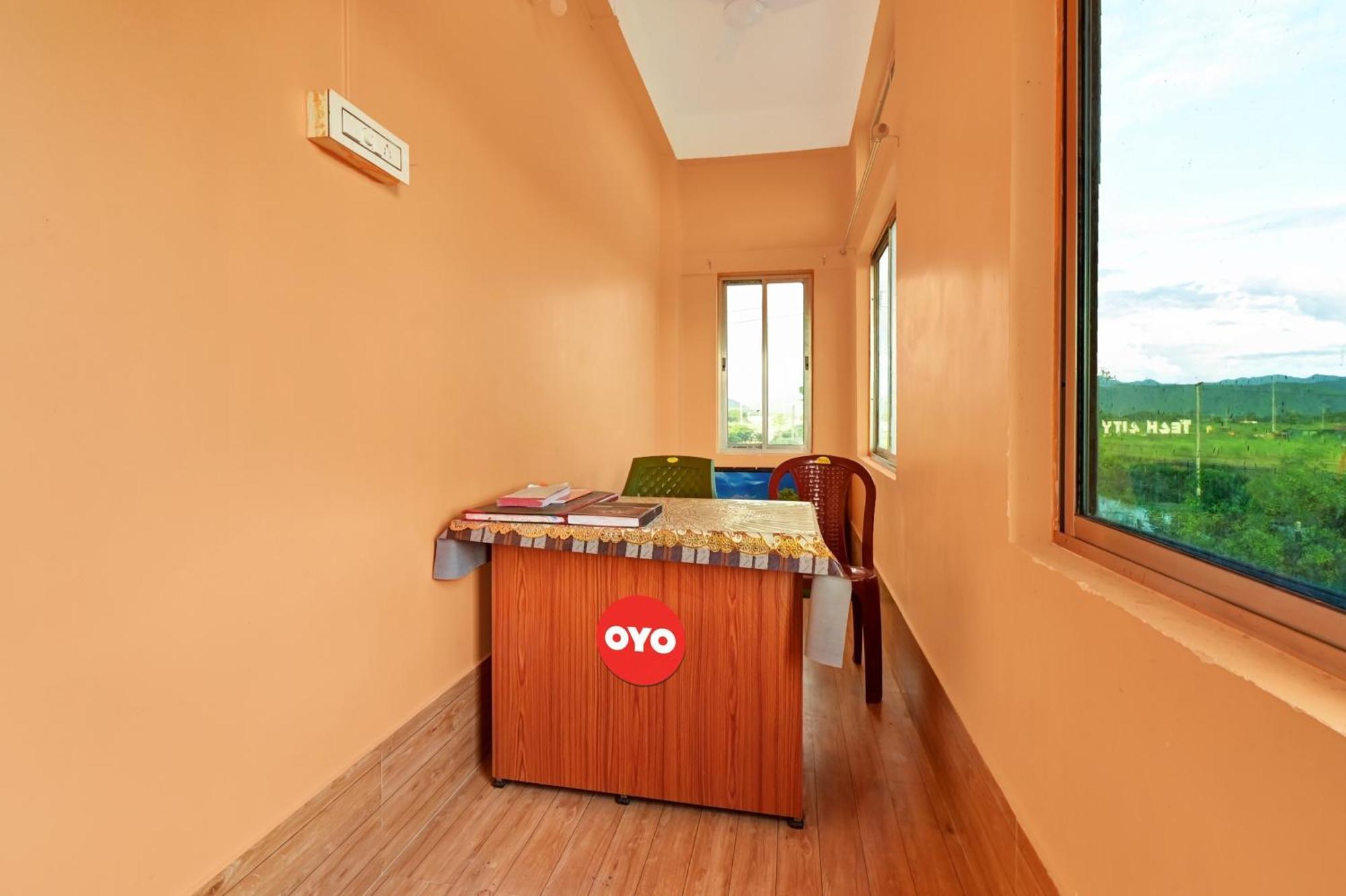 Oyo Flagship The Brahmaputra Homestay Гувахати Екстериор снимка