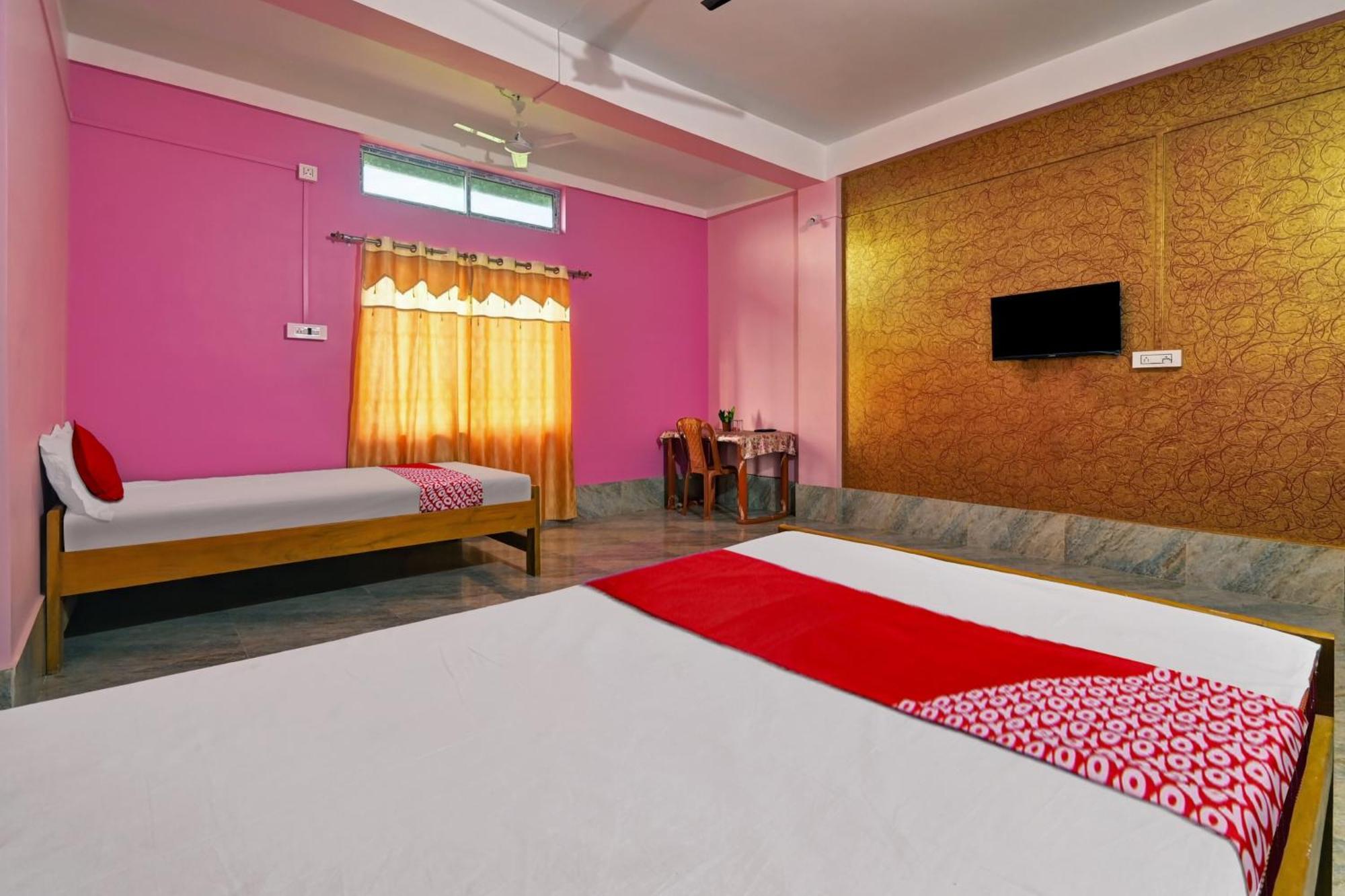 Oyo Flagship The Brahmaputra Homestay Гувахати Екстериор снимка